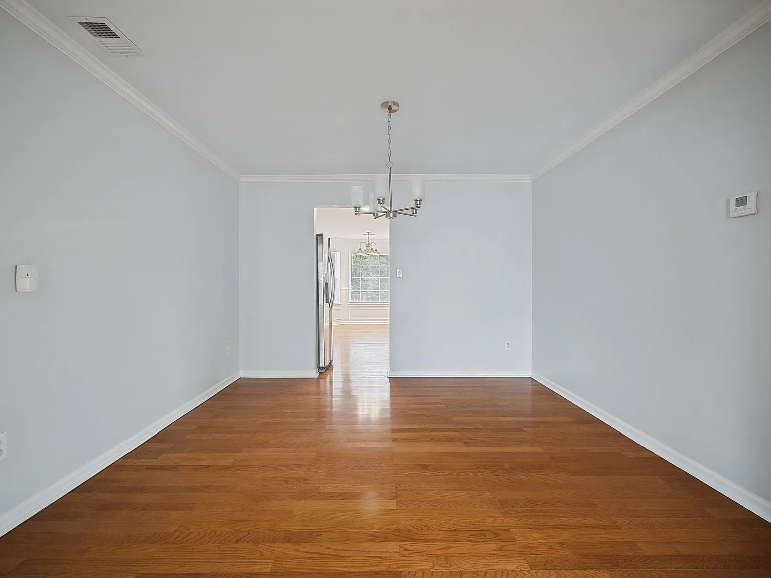 4 bed, 2.5 bath, 2400 sqft, $2,750 — Photo 3