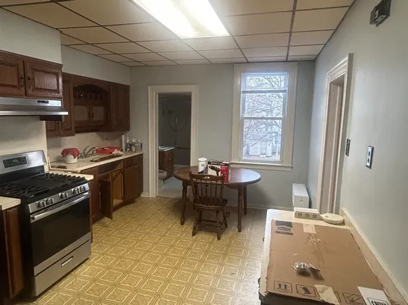 18 West 16th Street image 8 of 10