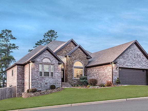 3rd image of 61 Tournay Cir