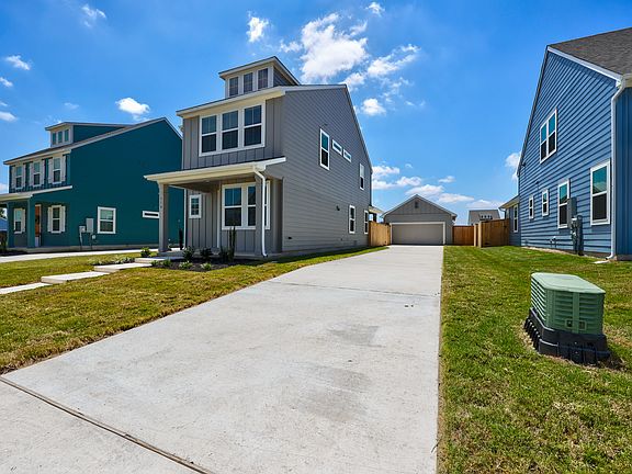 3rd image of 310 Cherry Blossom Ln