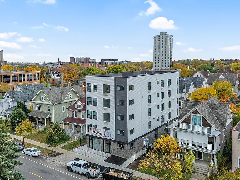 2432 Chicago Ave S #201 — Photo 29