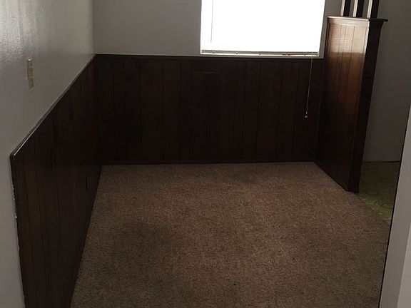 3rd image of 5025 Royal Dr