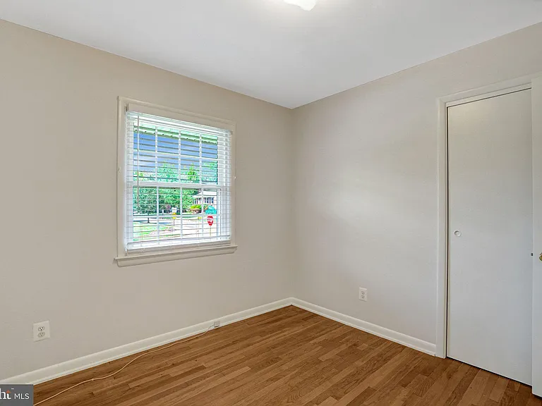 821 N Latham St — Photo 24