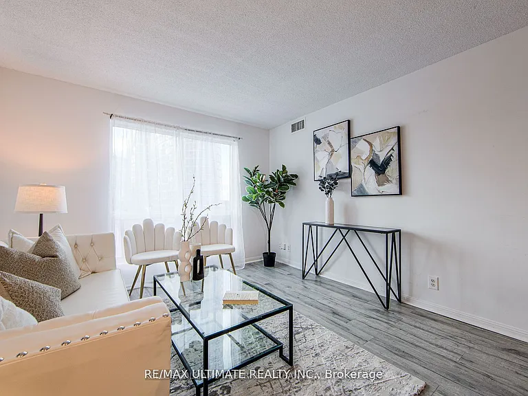 11 Lee Centre Dr #703 — Photo 9