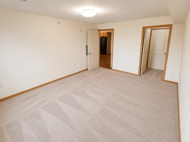 McComb Place Apartments — Photo 11