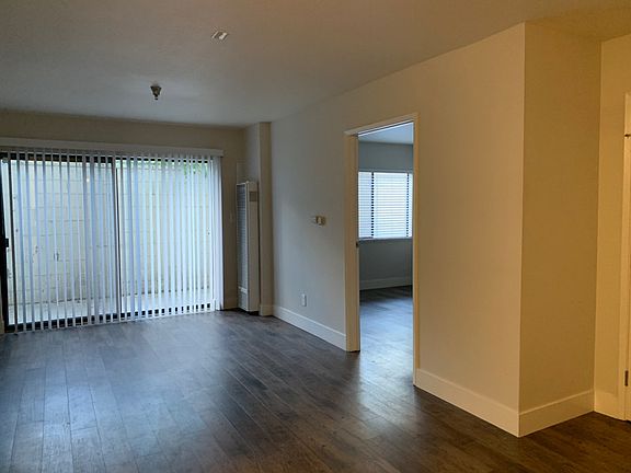 4th image of 301 Jayne Ave #9