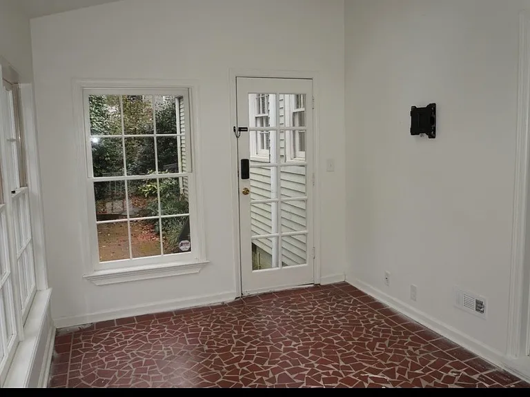 383 Redland Rd NW — Photo 18
