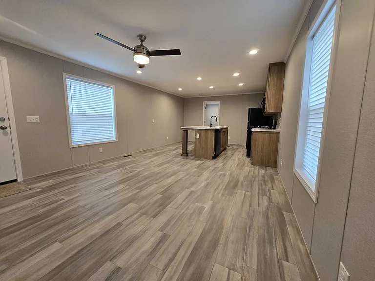 29800 Guilford Cir #460 — Photo 3