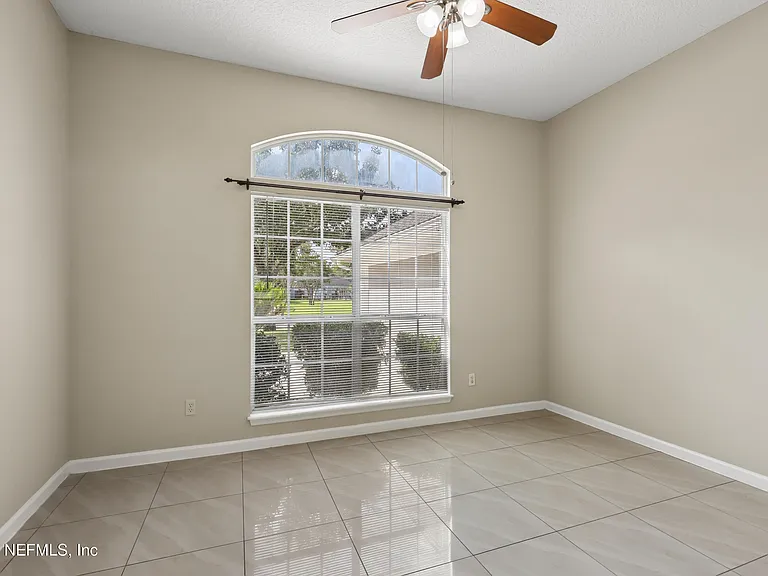 2070 Thornhill Dr — Photo 21