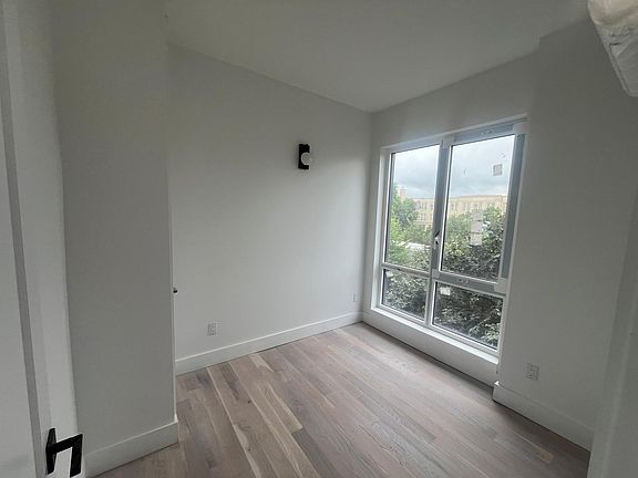 3rd image of 193 Graham Ave #3A