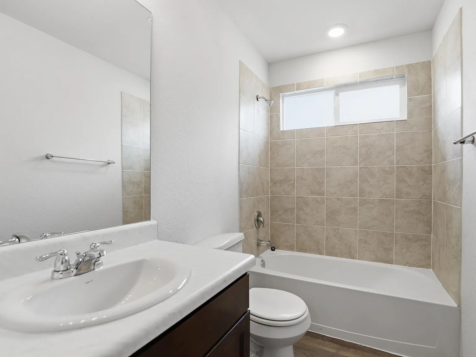 4 bed, 2104 sqft, $1,800 — Photo 4