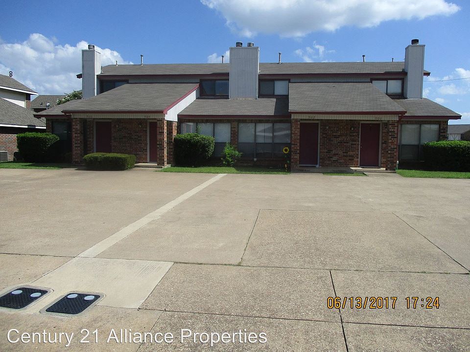 1st image of 904 Meadow Cir N
