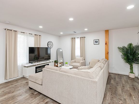 4th image of 2157 Wallace Ave