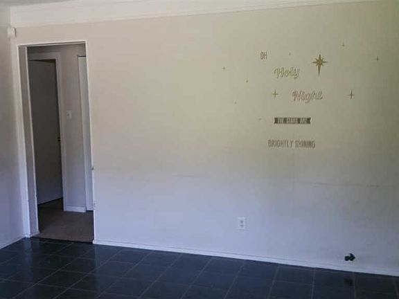 4th image of 911 Fremont Ave