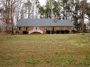 1870 Price Dr, Farmville, VA 23901