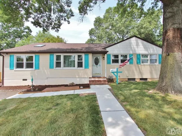 921 Worth Dr, South Plainfield, NJ 07080