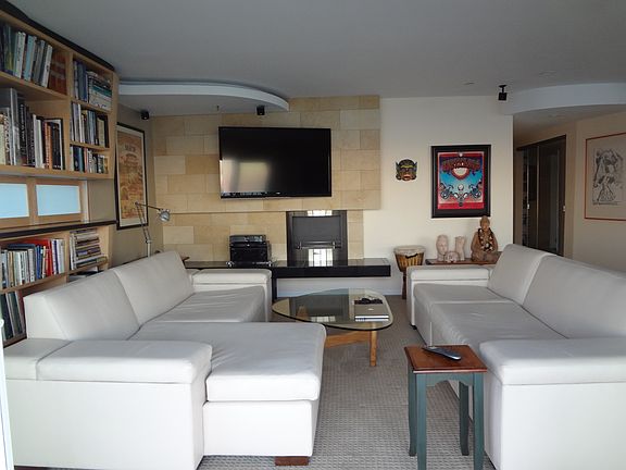 5th image of 565 Esplanade Unit 207