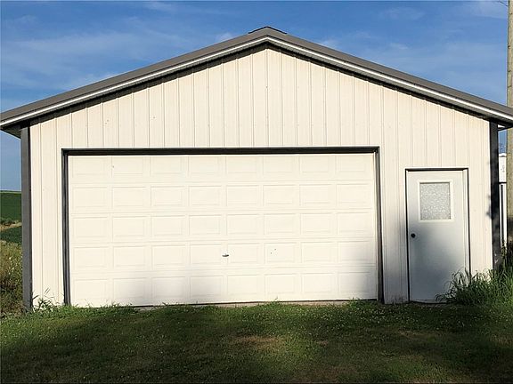 2nd image of 1040 N Ave