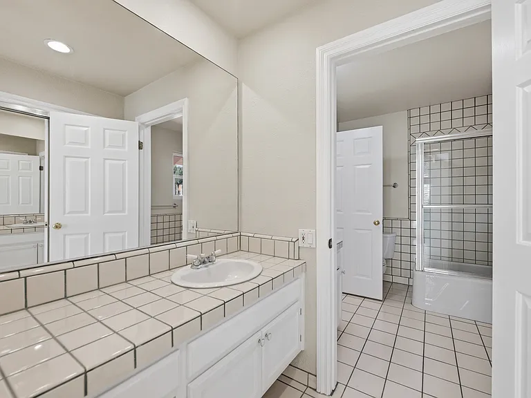 4500 Yorkfield Ct — Photo 31
