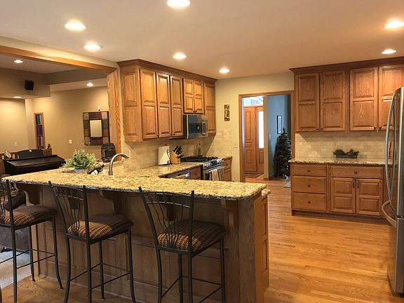 2nd image of 5709 Stillwater Ln