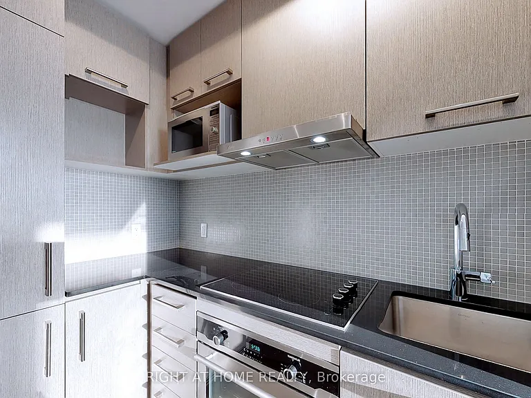 87 Peter St #3505 — Photo 4