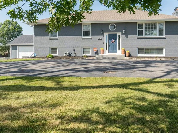15741 150th St, Bonner Springs, KS 66012