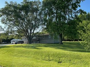 1898 E 1850 North Rd, Watseka, IL 60970
