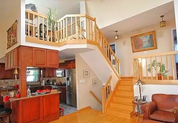 3rd image of 97 Barlow Dr N