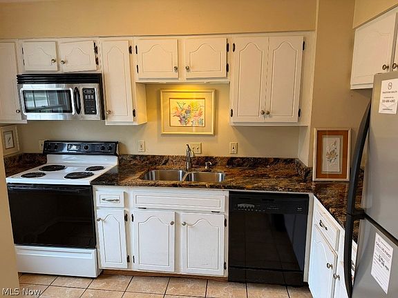 2nd image of 503 Oakmont Ct