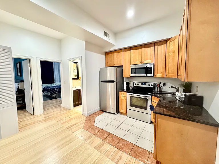 439 N 13th St #3C — Photo 2