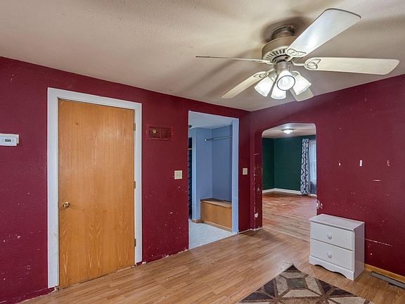 3rd image of 315 Hoosac St E