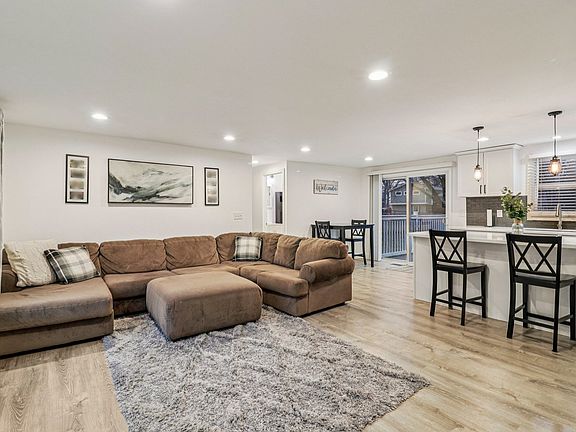 3rd image of 7413 Parkwood Dr