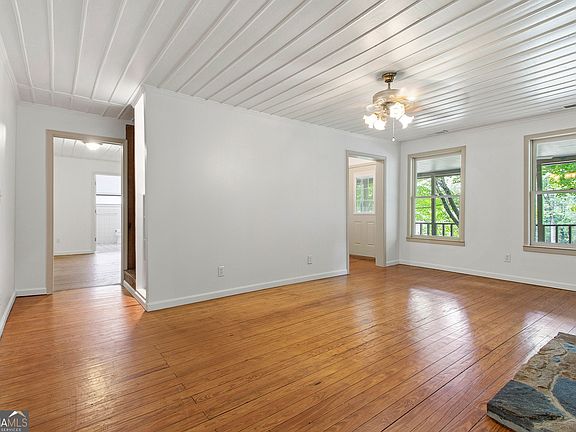 3rd image of 1068 Lamar Rd