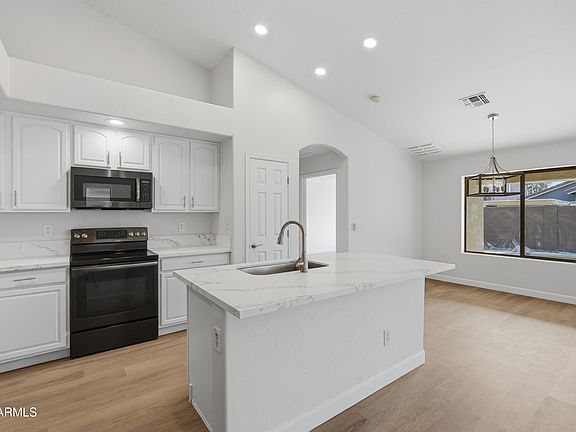 4th image of 25683 W FOREST GROVE Avenue