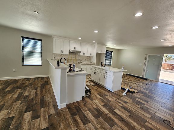 4th image of 6636 Persia Ave