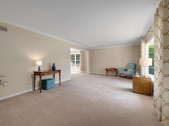 4th image of 5605 Lawn Dr