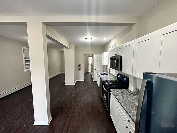 4th image of 239 Freeman Ave