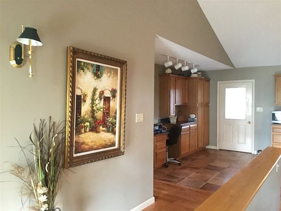 5th image of 1011 Ravenwood Dr