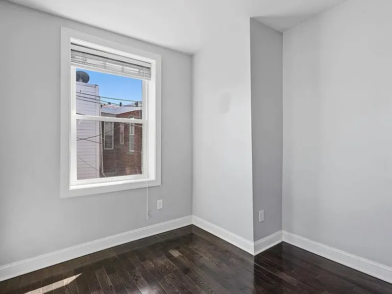 308 Roseberry St — Photo 13