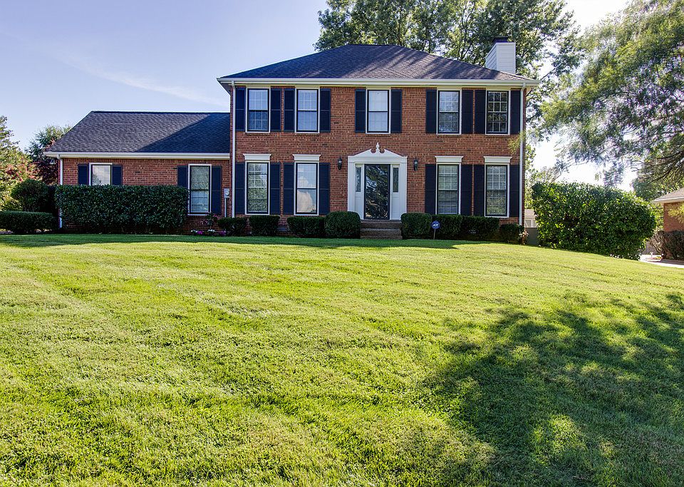 1st image of 816 Countrywood Dr