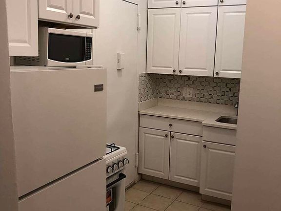 3rd image of 308 E 78th St #12A