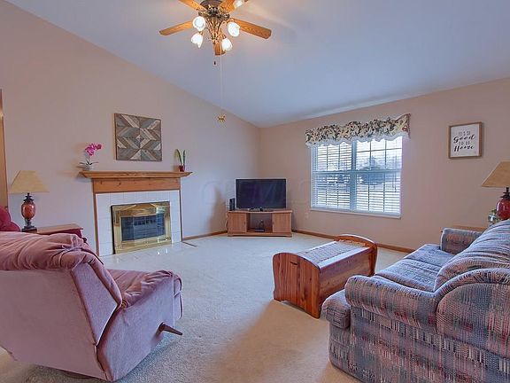 5th image of 295 Cottontail Dr