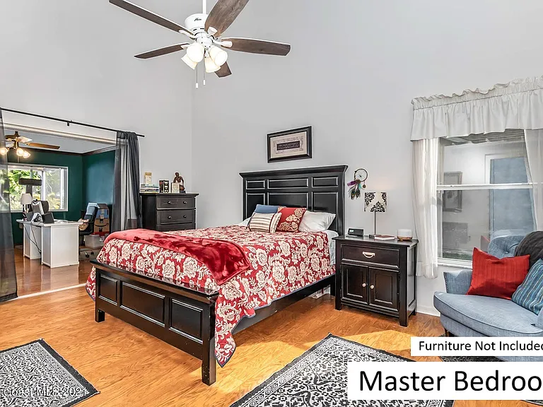 2104 Lionel Dr — Photo 13