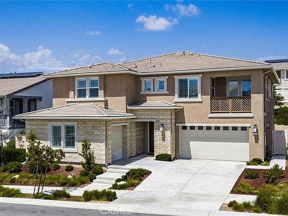 3rd image of 32448 Toyon Rd