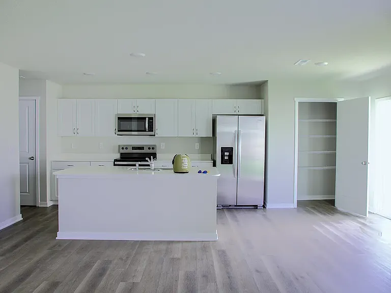 303 Ember Dr — Photo 4