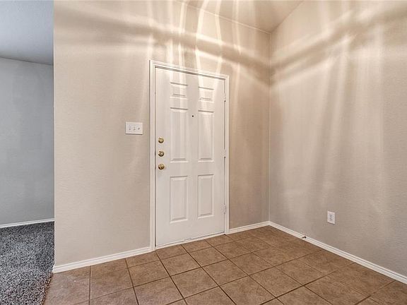 3rd image of 11062 Mansfield Dr