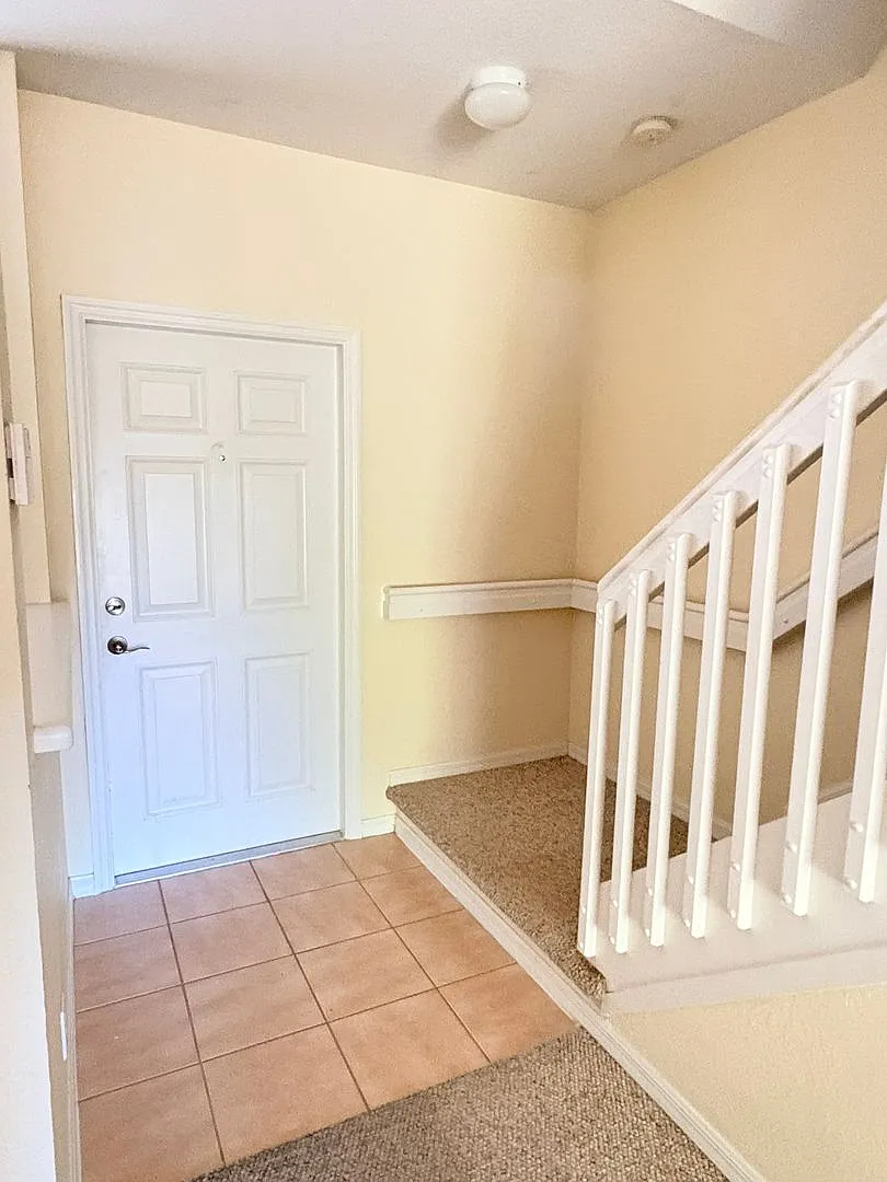 2/2.5 Townhome in Fort Myers for Rent — Photo 4