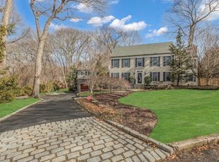 8 Anchor Ln, Mount Sinai, NY 11766