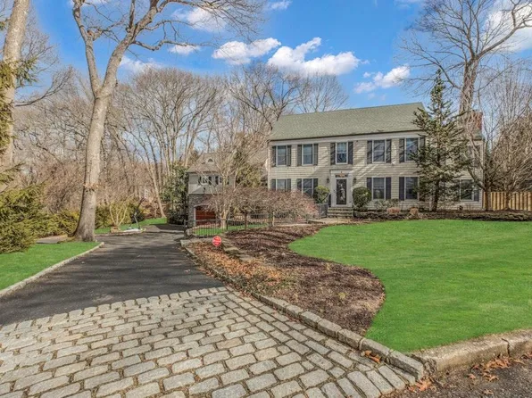 8 Anchor Lane, Mount Sinai, NY 11766