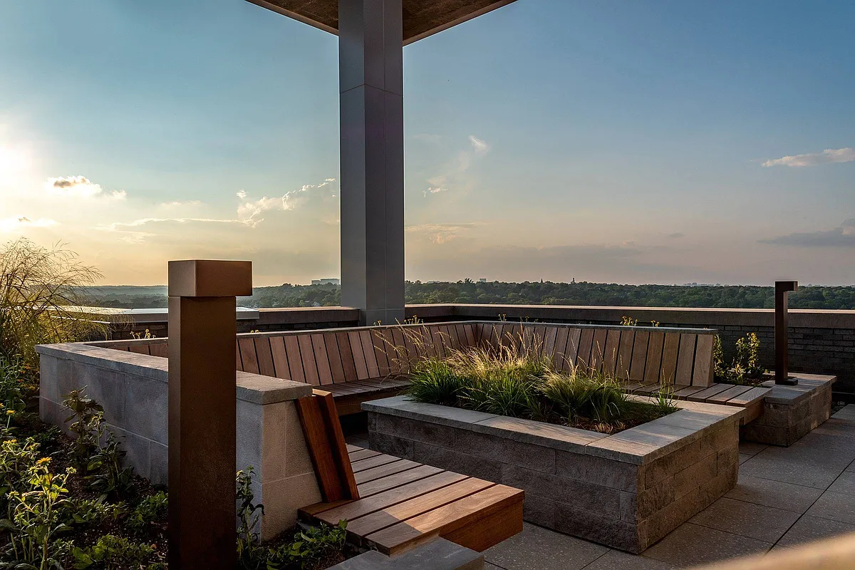 Rooftop Lounge - The Point at Eisenhower Square
